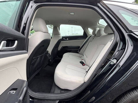 2022 Kia K5