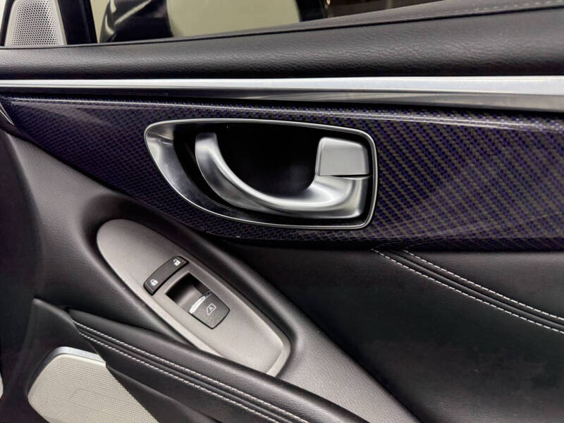 2017 Infiniti Q60 Red Sport 400