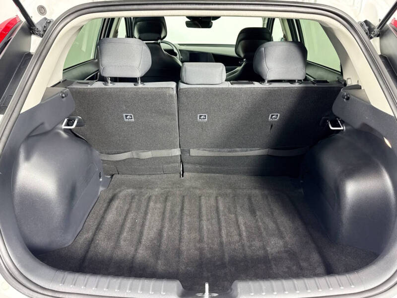 2023 Kia Niro LX