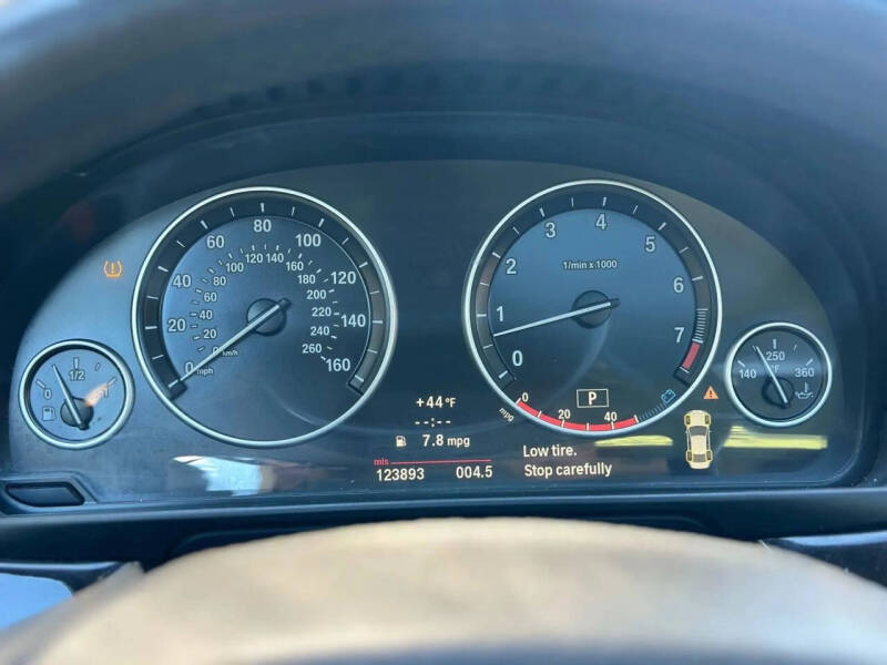 2011 BMW 5 Series 528i