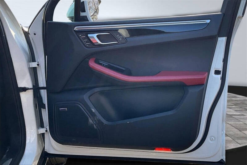 2018 Porsche Macan S