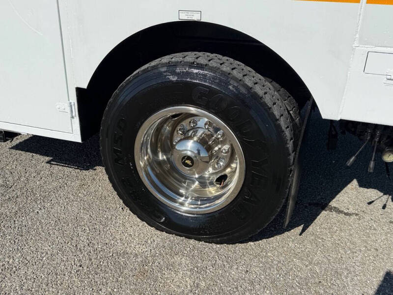2014 Freightliner 108 SD