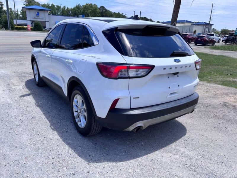 2020 Ford Escape SE