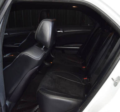 2013 Chrysler 300 SRT8