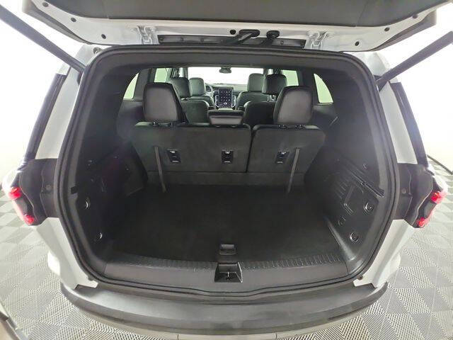 2024 GMC Acadia Elevation