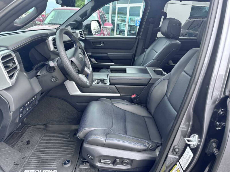 2024 Toyota Sequoia Platinum