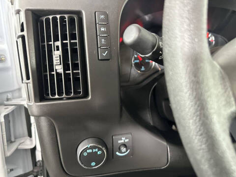 2025 Chevrolet Express LS 3500