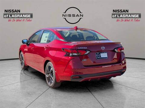 2025 Nissan Versa SR