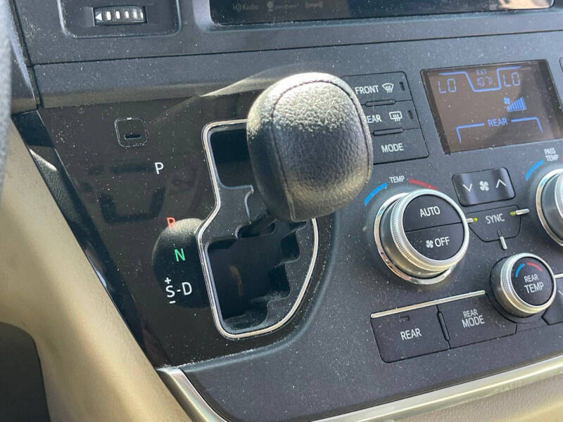2017 Toyota Sienna
