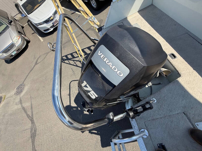 2014 Lowe Boats SD224