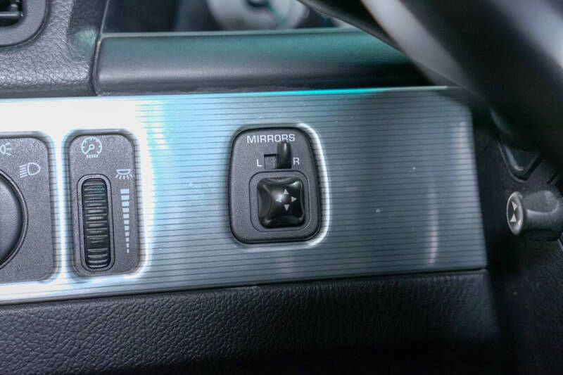 2004 Ford Thunderbird Deluxe