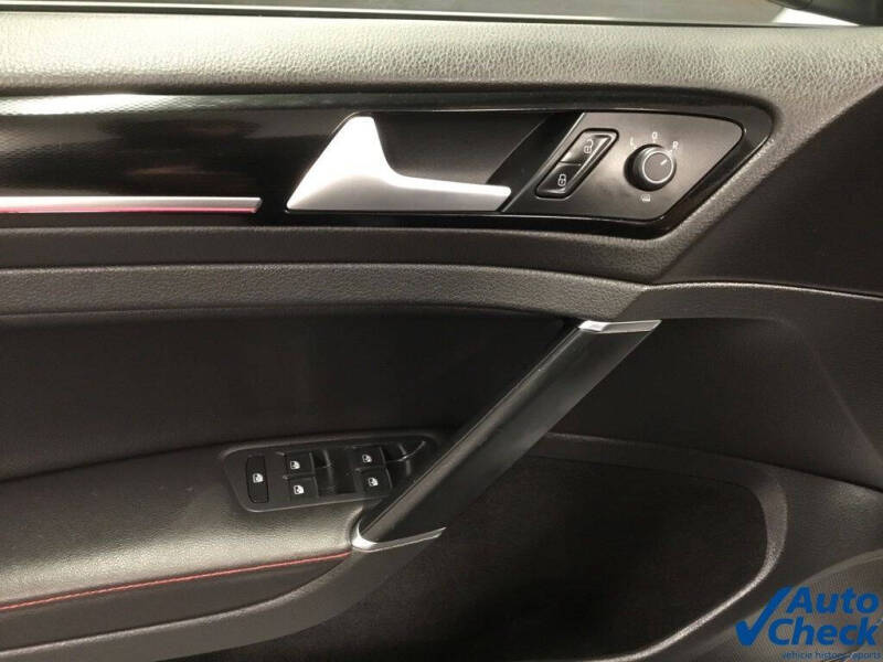 2017 Volkswagen Golf GTI SE