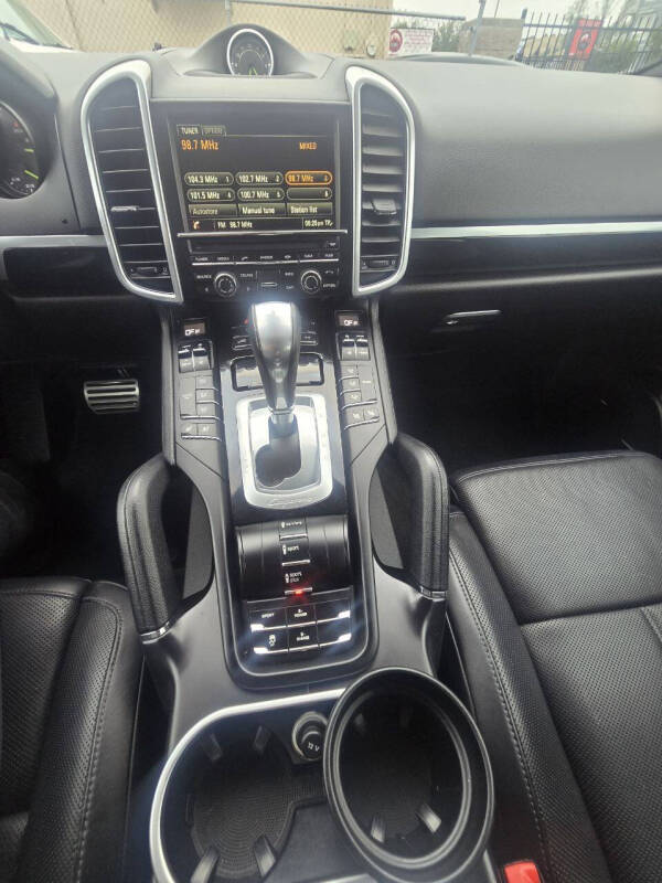 2016 Porsche Cayenne S E-Hybrid