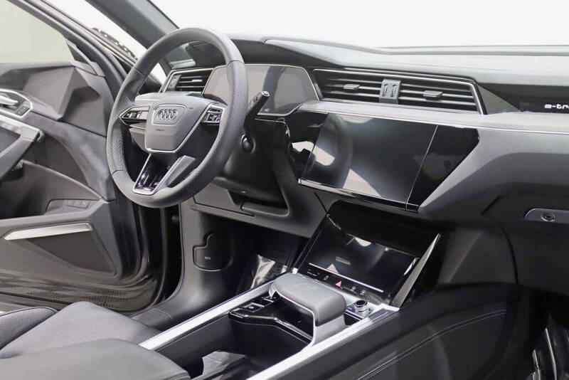 2022 Audi e-tron S quattro Prestige