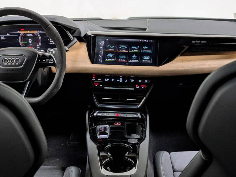 2022 Audi e-tron GT quattro Premium Plus