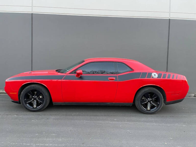 2016 Dodge Challenger SXT Plus