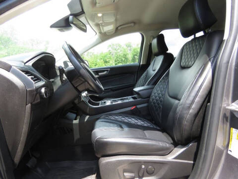 2023 Ford Edge Titanium