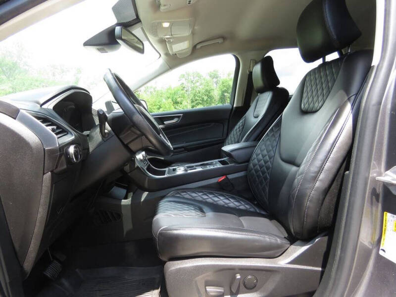 2023 Ford Edge Titanium