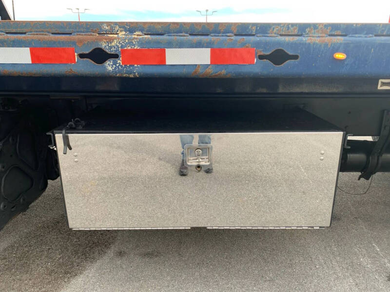 2017 Freightliner M2 106