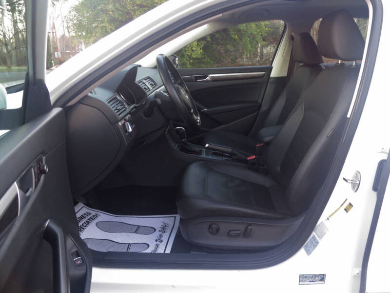 2016 Volkswagen Passat 1.8T SE