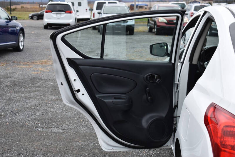 2016 Nissan Versa 1.6 S Plus