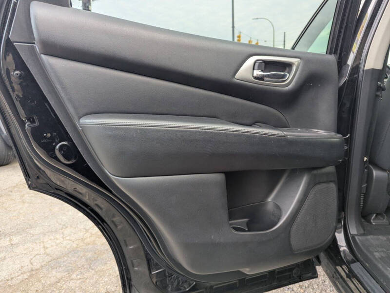 2020 Nissan Pathfinder SV