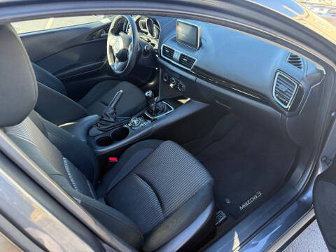 2016 Mazda MAZDA3 i Sport