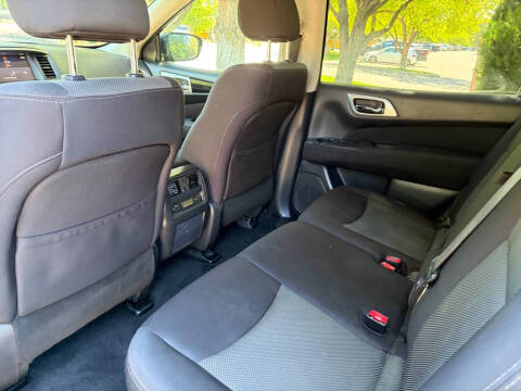 2017 Nissan Pathfinder S