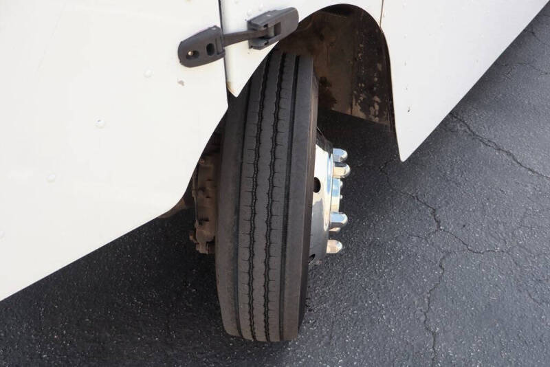 2015 Freightliner MT45 Chassis