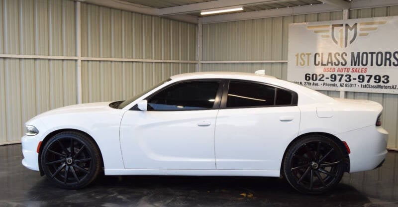 2018 Dodge Charger SXT photo 3