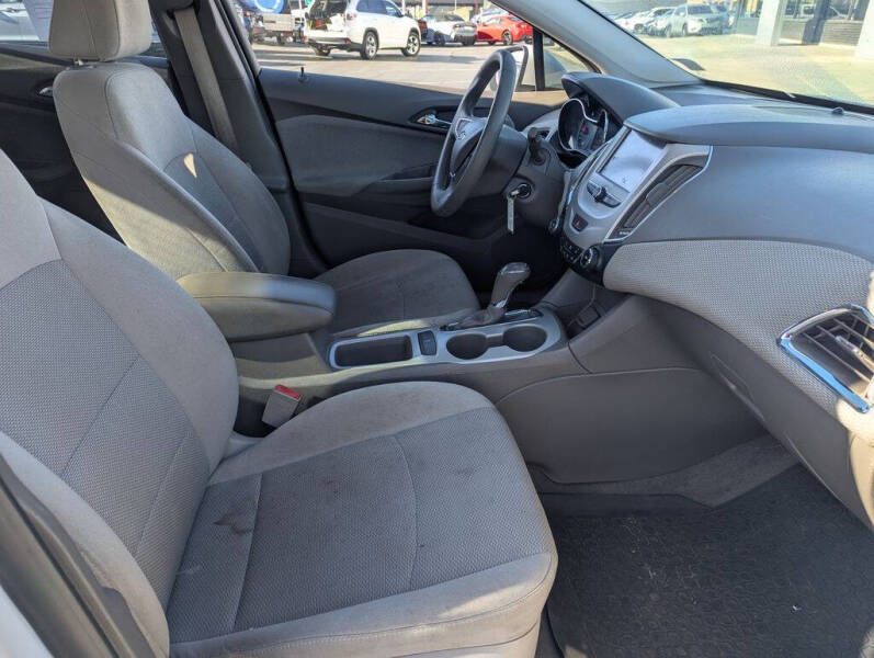 2018 Chevrolet Cruze LS Auto