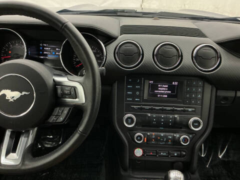 2016 Ford Mustang V6