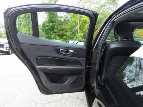 2022 Volvo S60 B5 Momentum