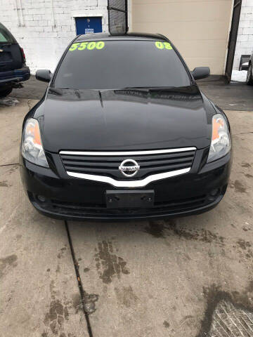 2008 Nissan Altima for sale at Square Business Automotive in Milwaukee WI