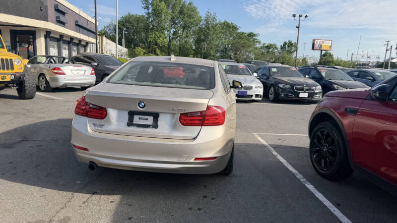 2014 BMW 3 Series 320i