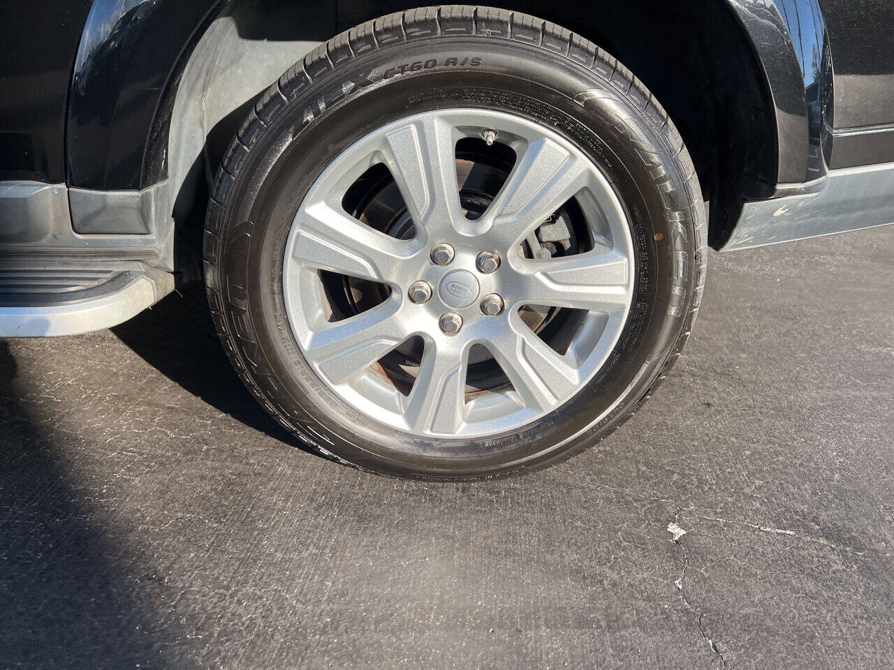 2016 Land Rover LR4  - $23,900