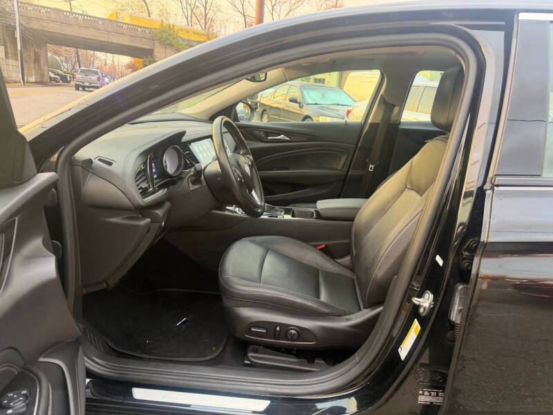 2018 Buick Regal Sportback Essence