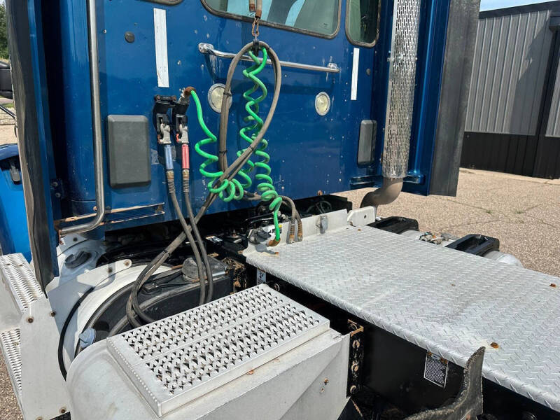 2017 Peterbilt 579