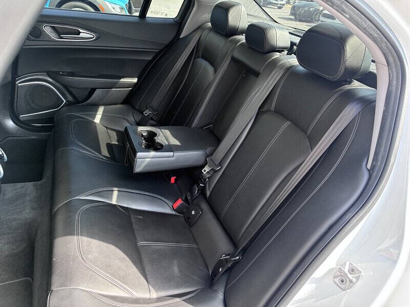 2019 Alfa Romeo Giulia Sport