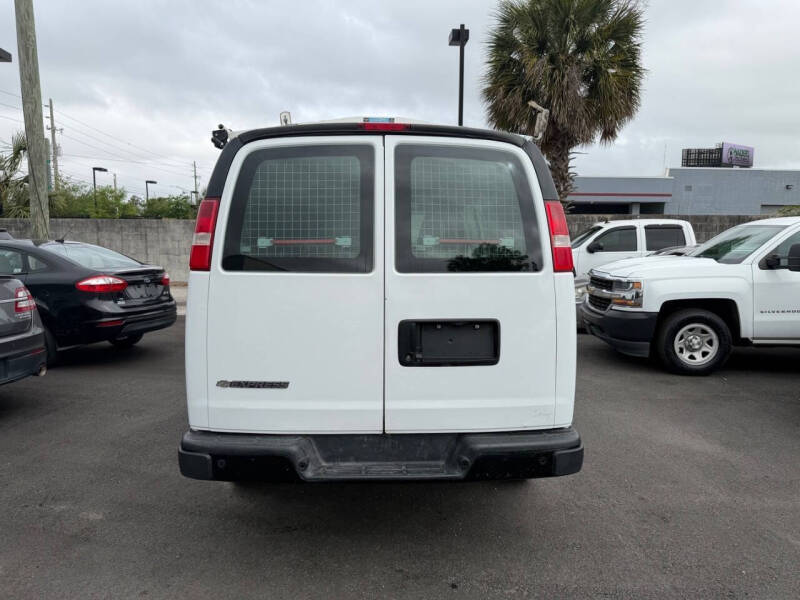 2018 Chevrolet Express 2500
