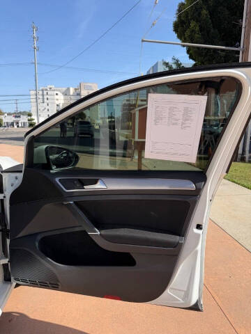 2016 Volkswagen e-Golf SE