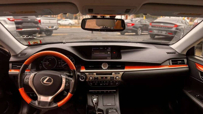 2015 Lexus ES 300h