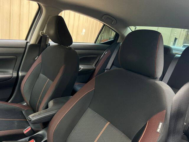 2022 Nissan Versa SR