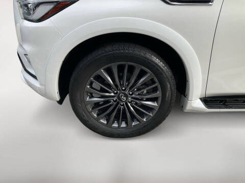 2023 Infiniti QX80 Sensory