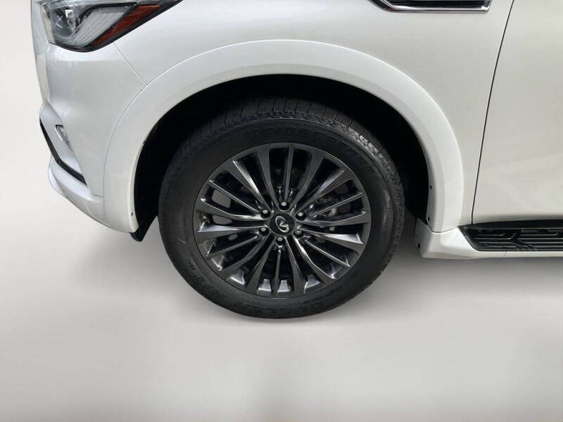 2023 Infiniti QX80 Sensory