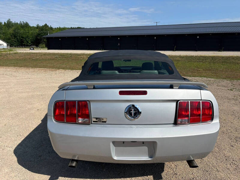 2006 Ford Mustang V6 Standard