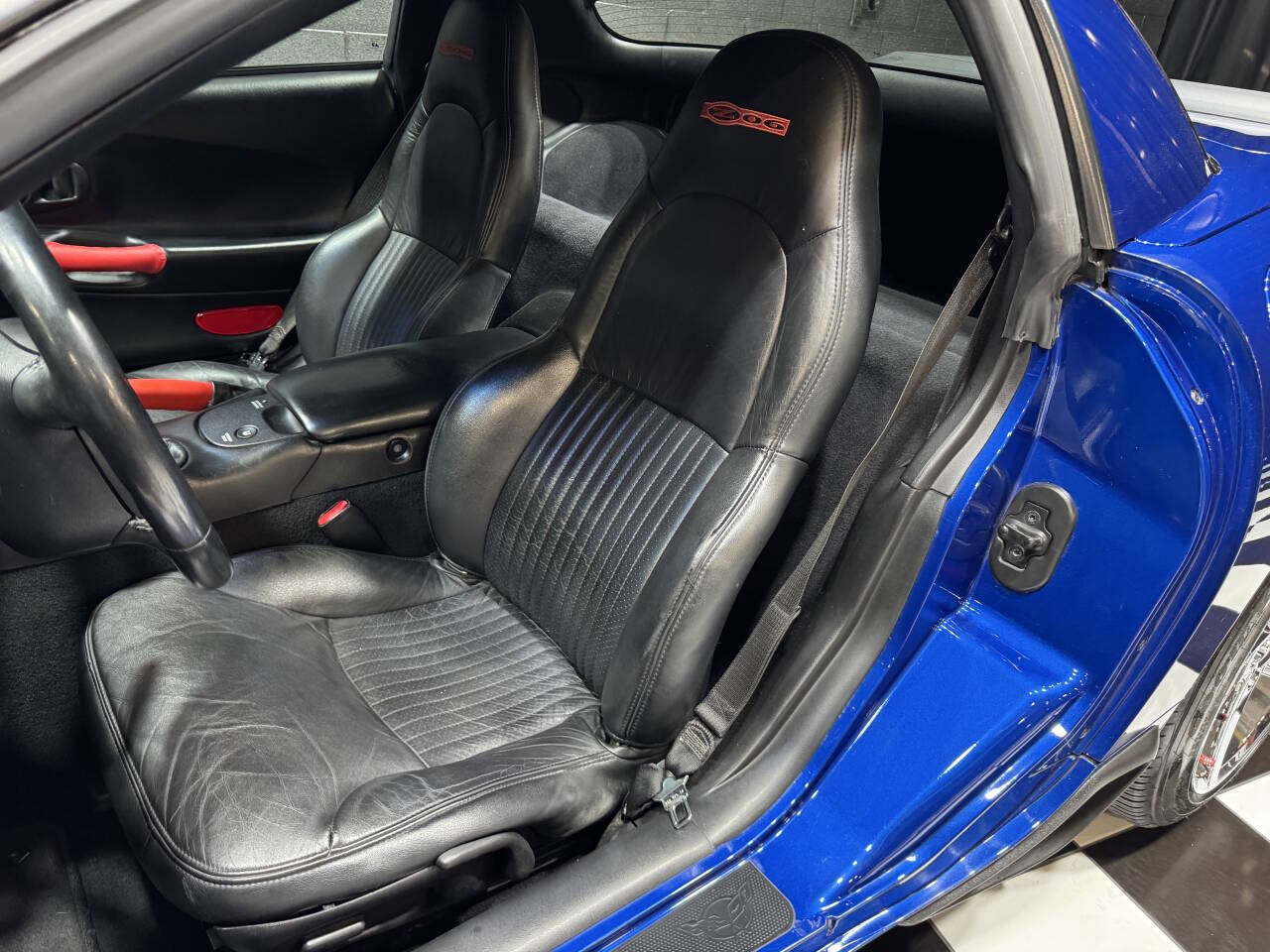 2002 Chevrolet Corvette 42