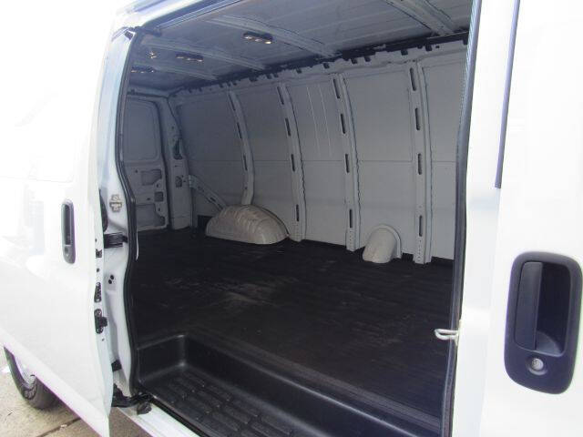 2023 GMC Savana 2500