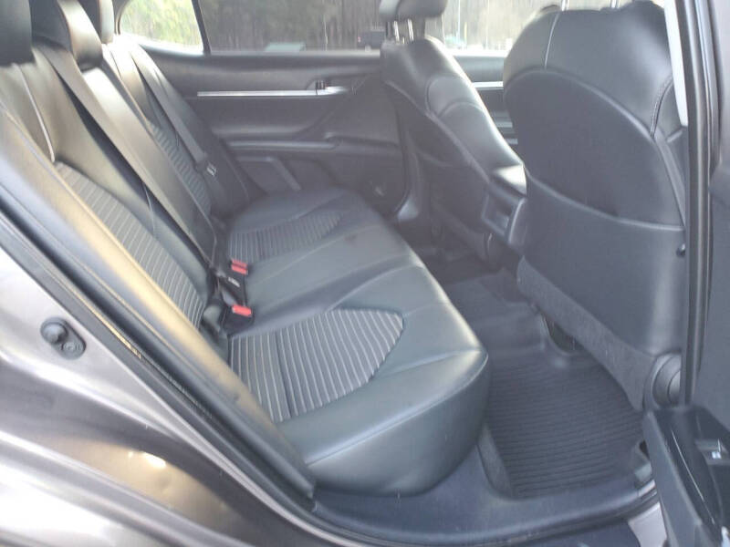 2020 Toyota Camry SE