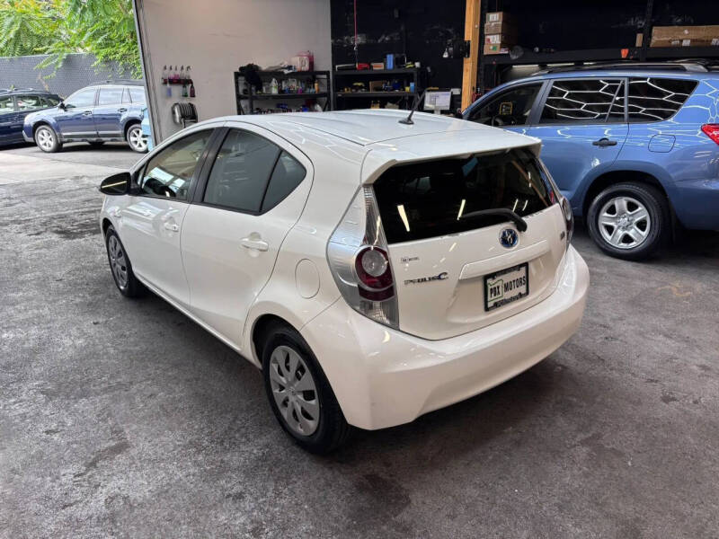2013 Toyota Prius c